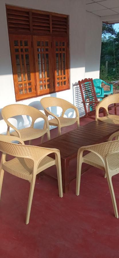 Impress Holiday Home Anuradhapura Exterior foto